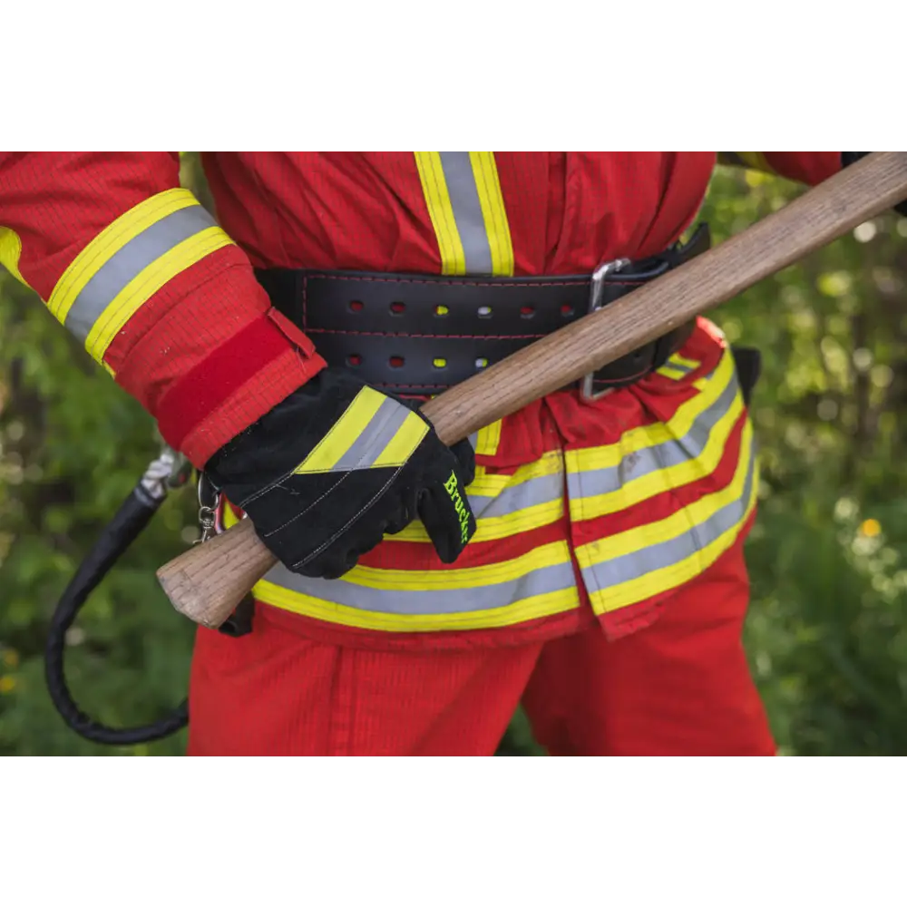 Feuerwehrmann mit Einsatzhandschuhe Black HARI 001, EN659 geprüft, für Innenangriff